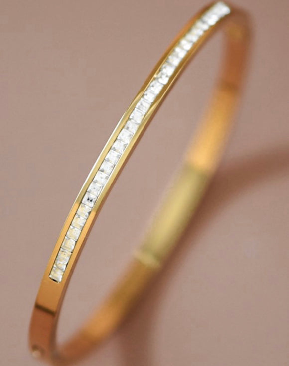 Thin Bangle With Rhinestones